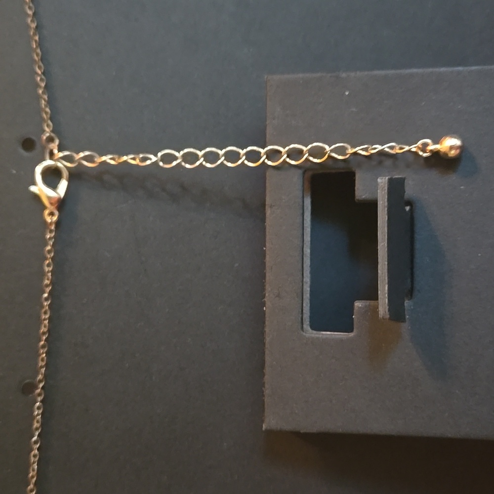 31" Gold and Crystal Chain with Green Pendant Necklace - Picture 4 of 4